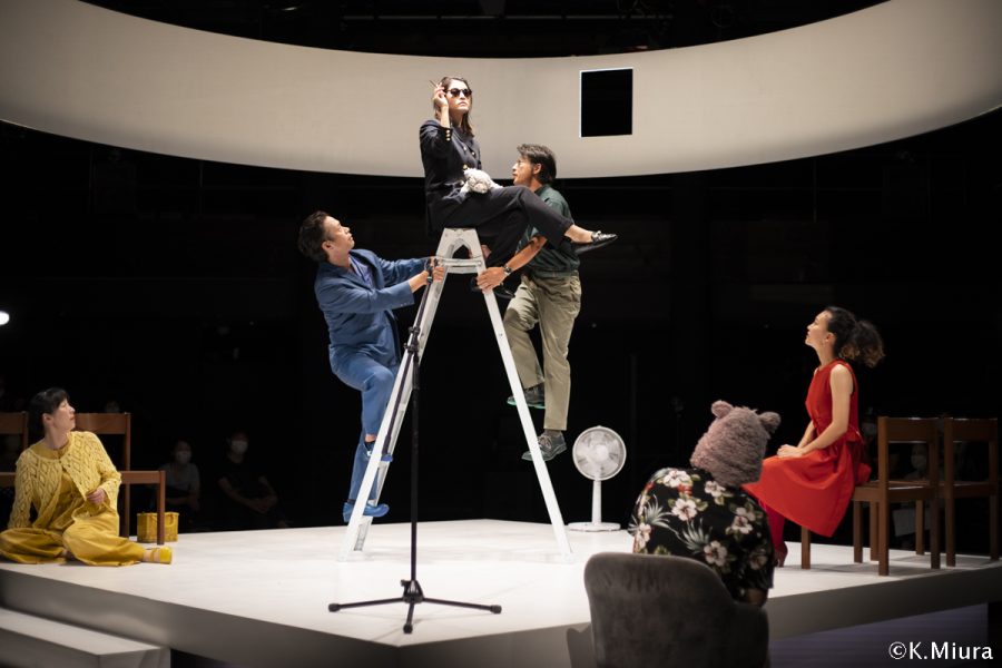 『弱法師』舞台写真（2022年初演）